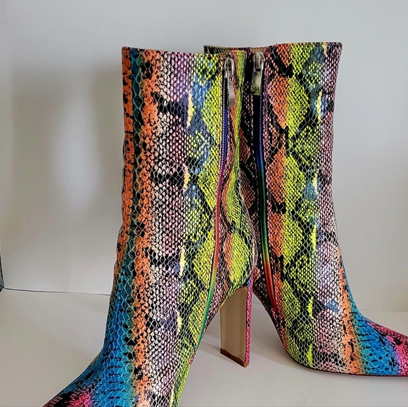 Azalea Wang Dolls Kill Skywalker ARCOIRIS Faux Snakeskin Booties Size 9 - Picture 14 of 16